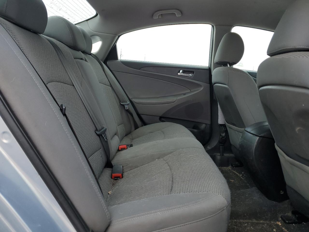 2011 Hyundai Sonata - Image 10