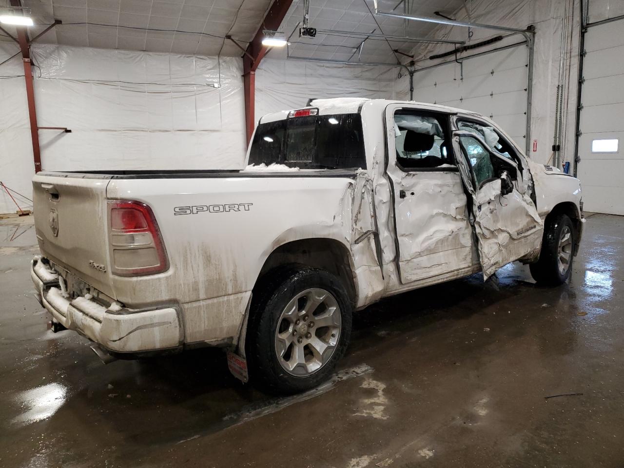 2022 RAM 1500 - Image 3