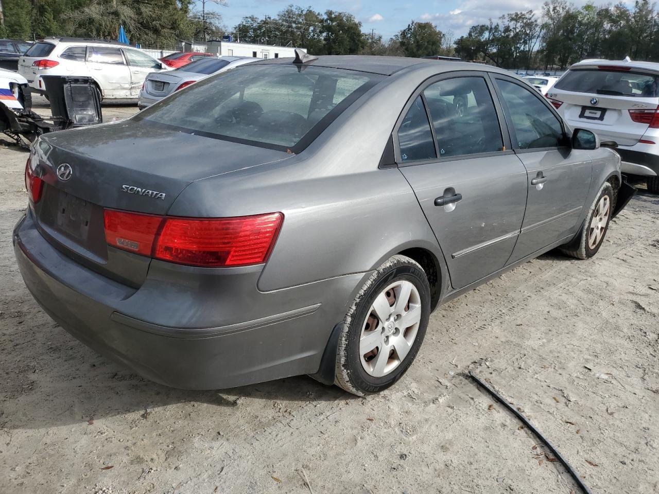 2009 Hyundai Sonata - Image 3