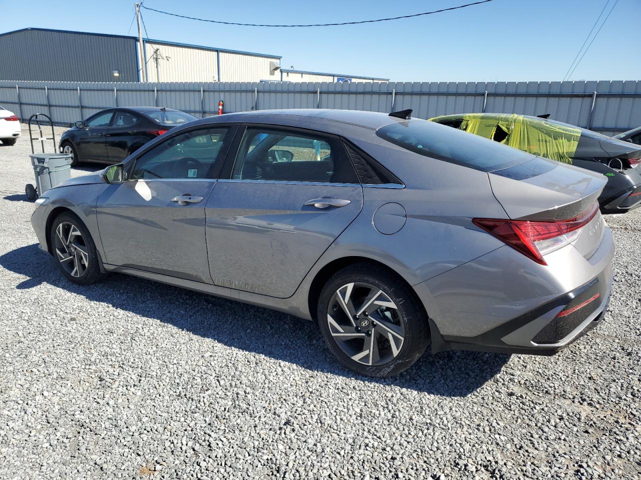 2024 Hyundai Elantra - Image 2