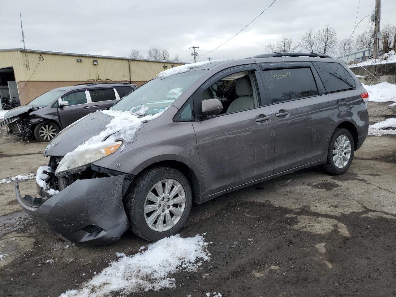 2014 Toyota Sienna - Image 1