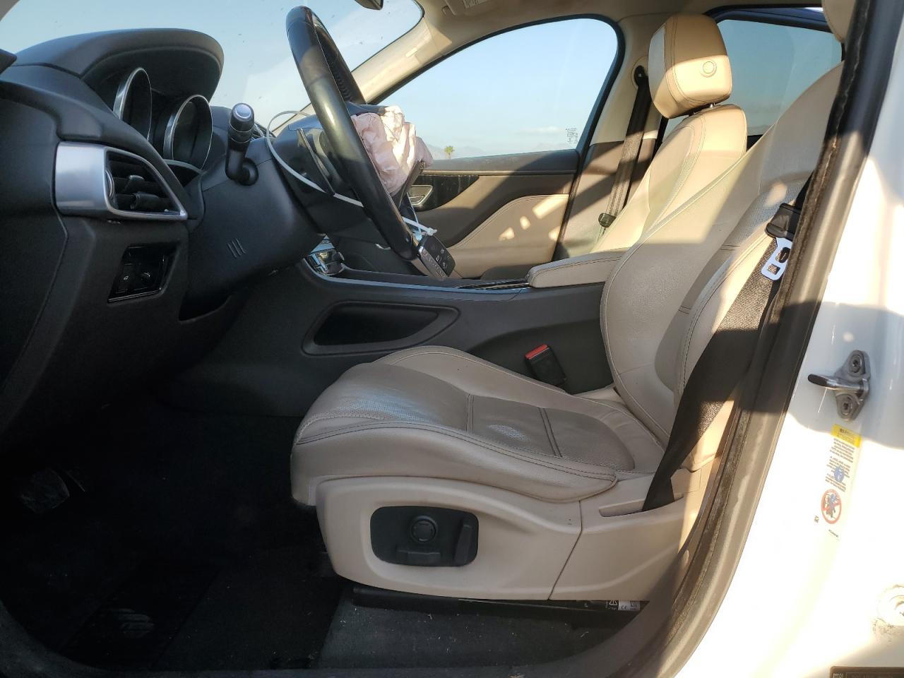 2017 Jaguar F-Pace - Image 7