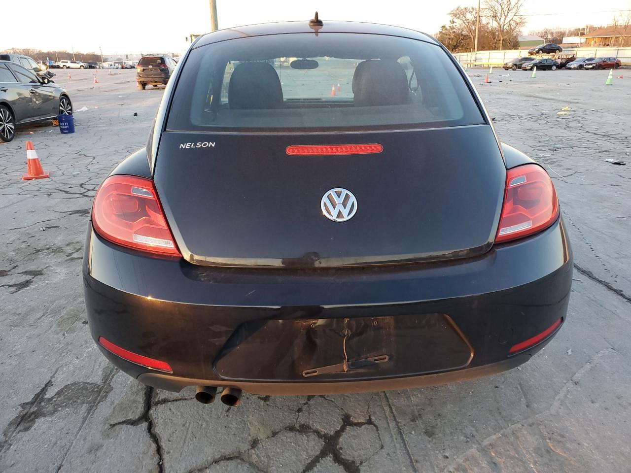 2012 Volkswagen Beetle - Image 6