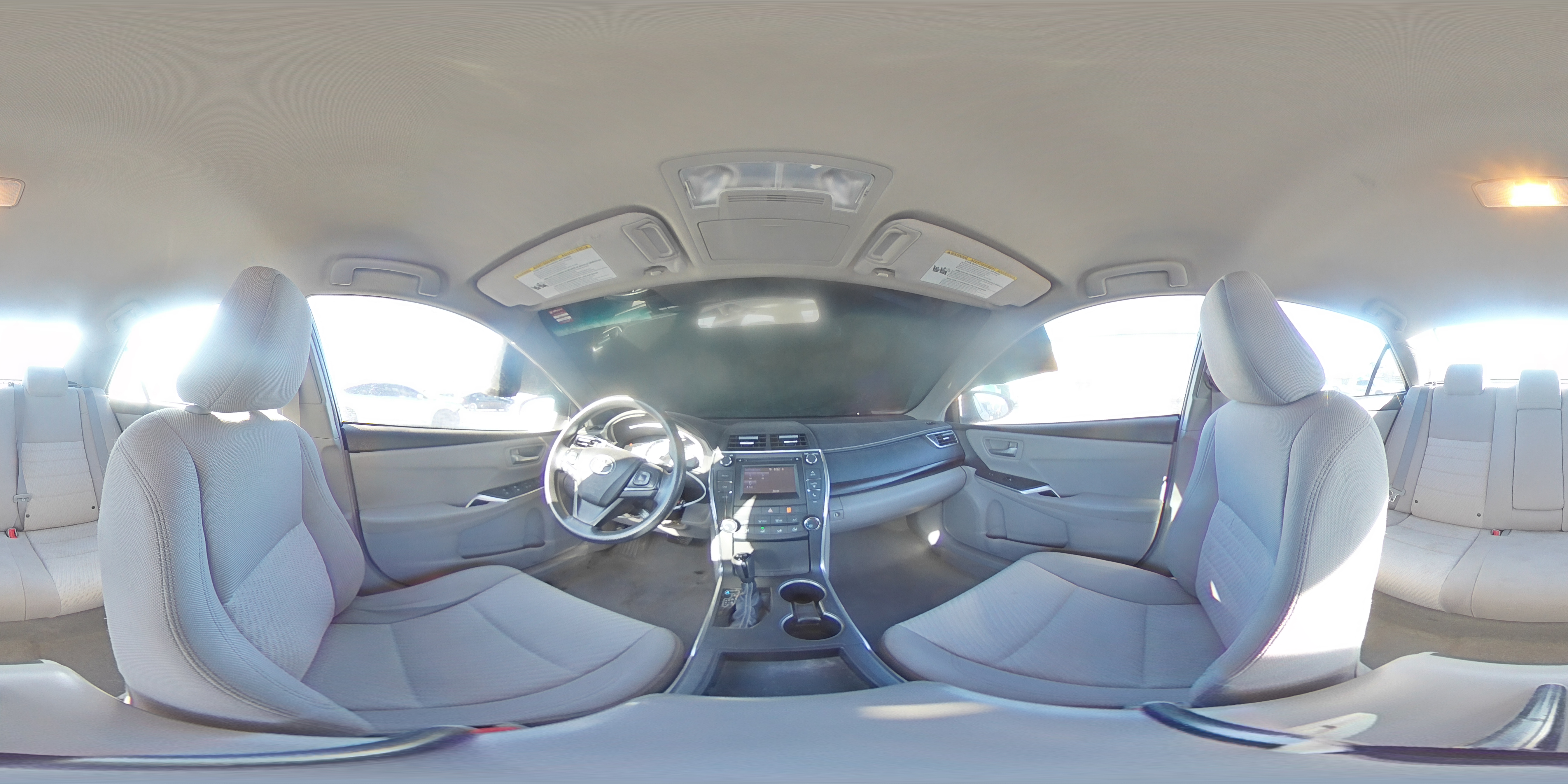 2015 Toyota Camry - Image 13