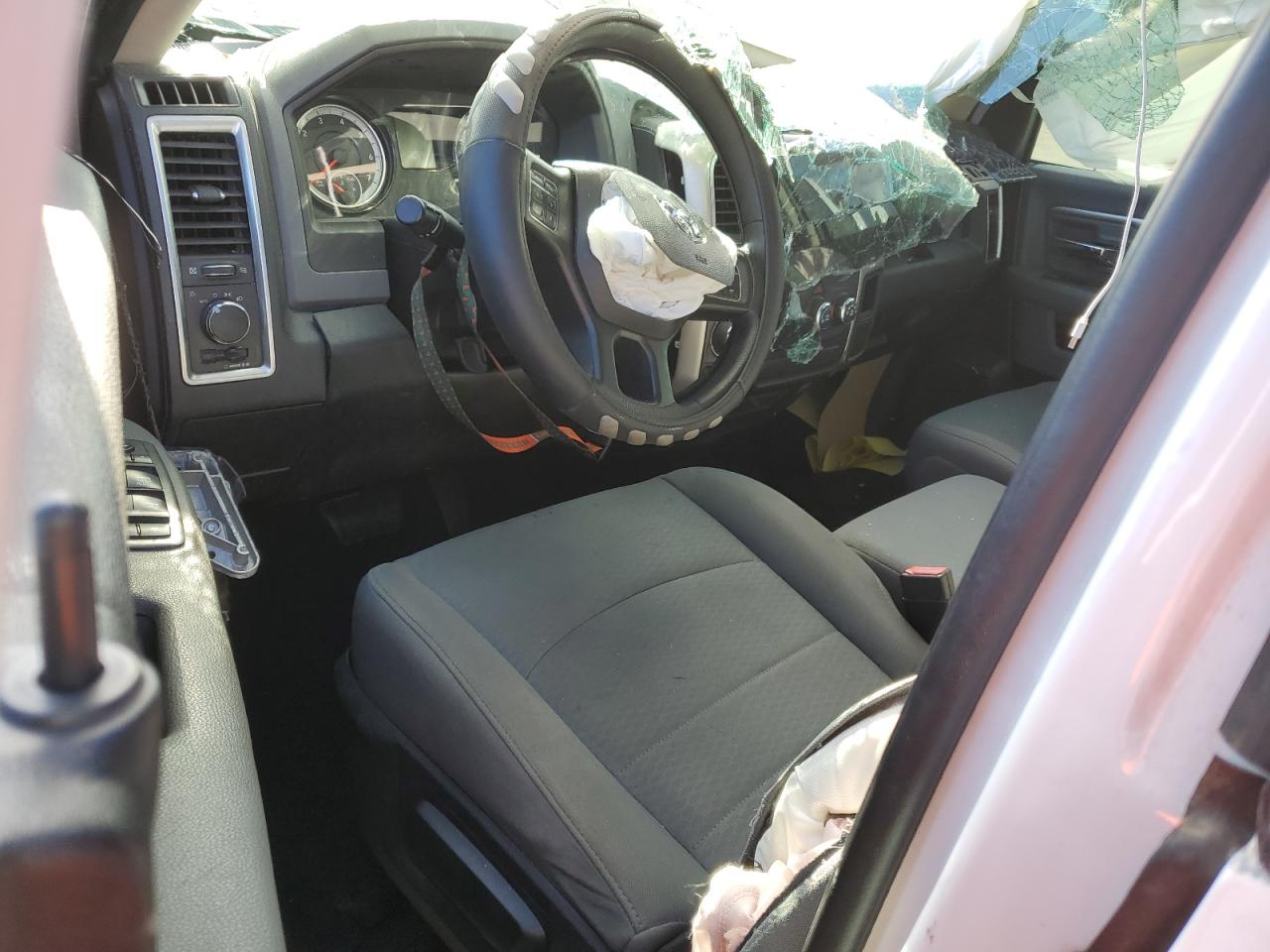 2017 RAM 1500 - Image 8