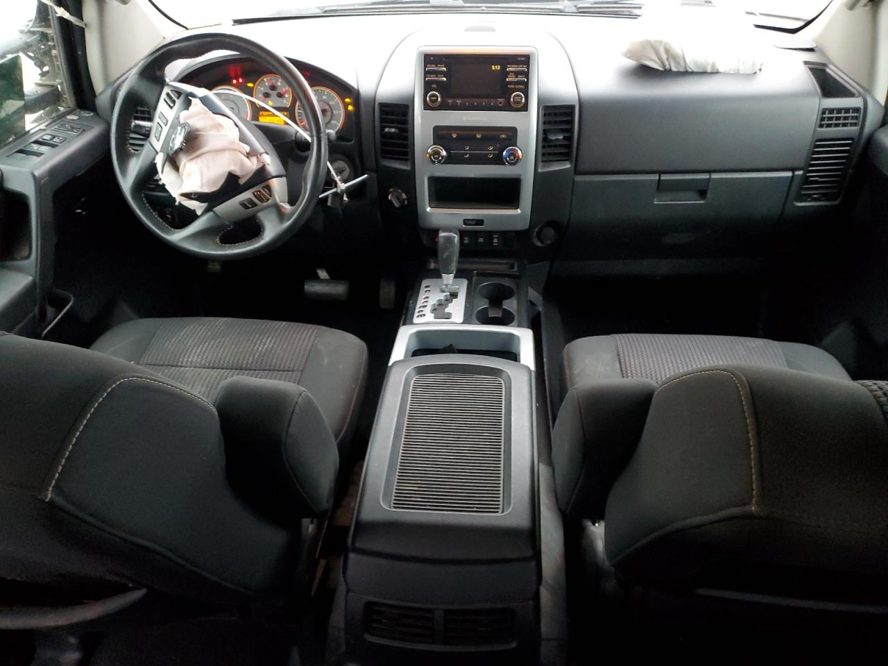 2014 Nissan Titan - Image 8