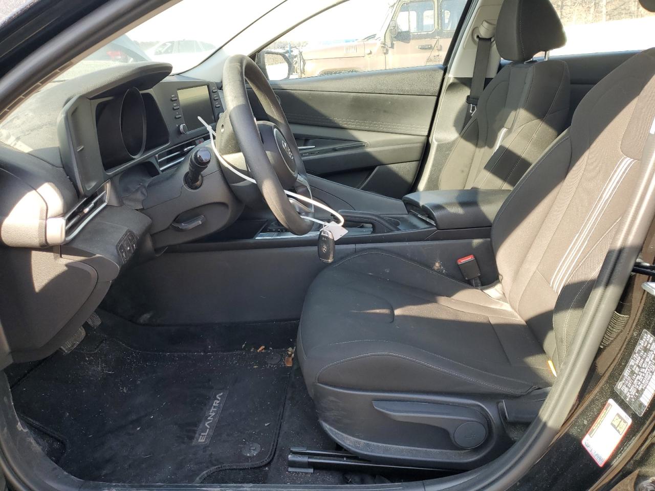 2023 Hyundai Elantra - Image 7