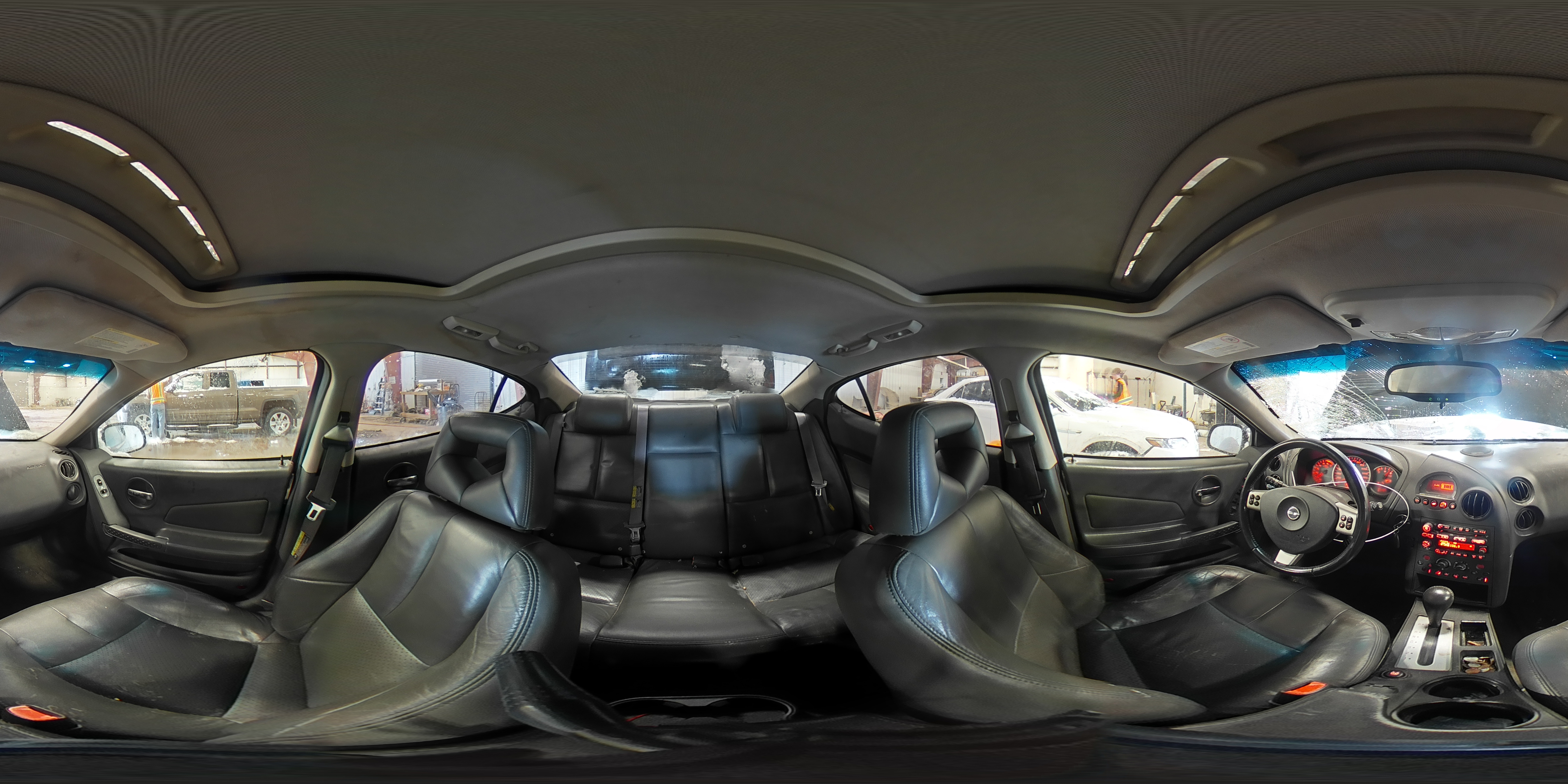 2005 Pontiac Grand Prix - Image 13