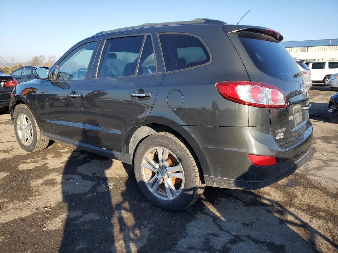 2010 Hyundai Santa Fe - Image 2