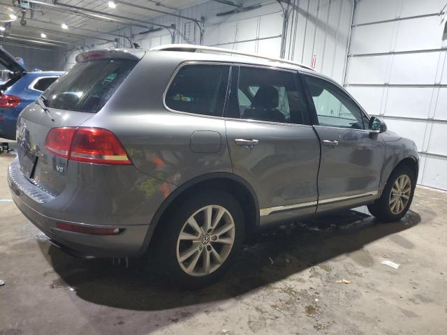  VOLKSWAGEN TOUAREG 2014 Сріблястий