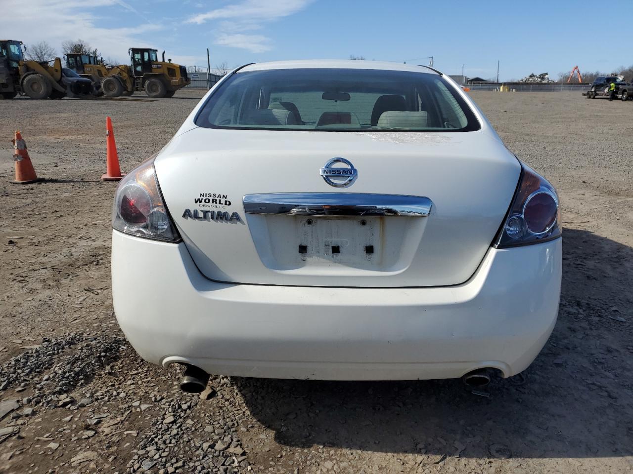 2010 Nissan Altima - Image 6