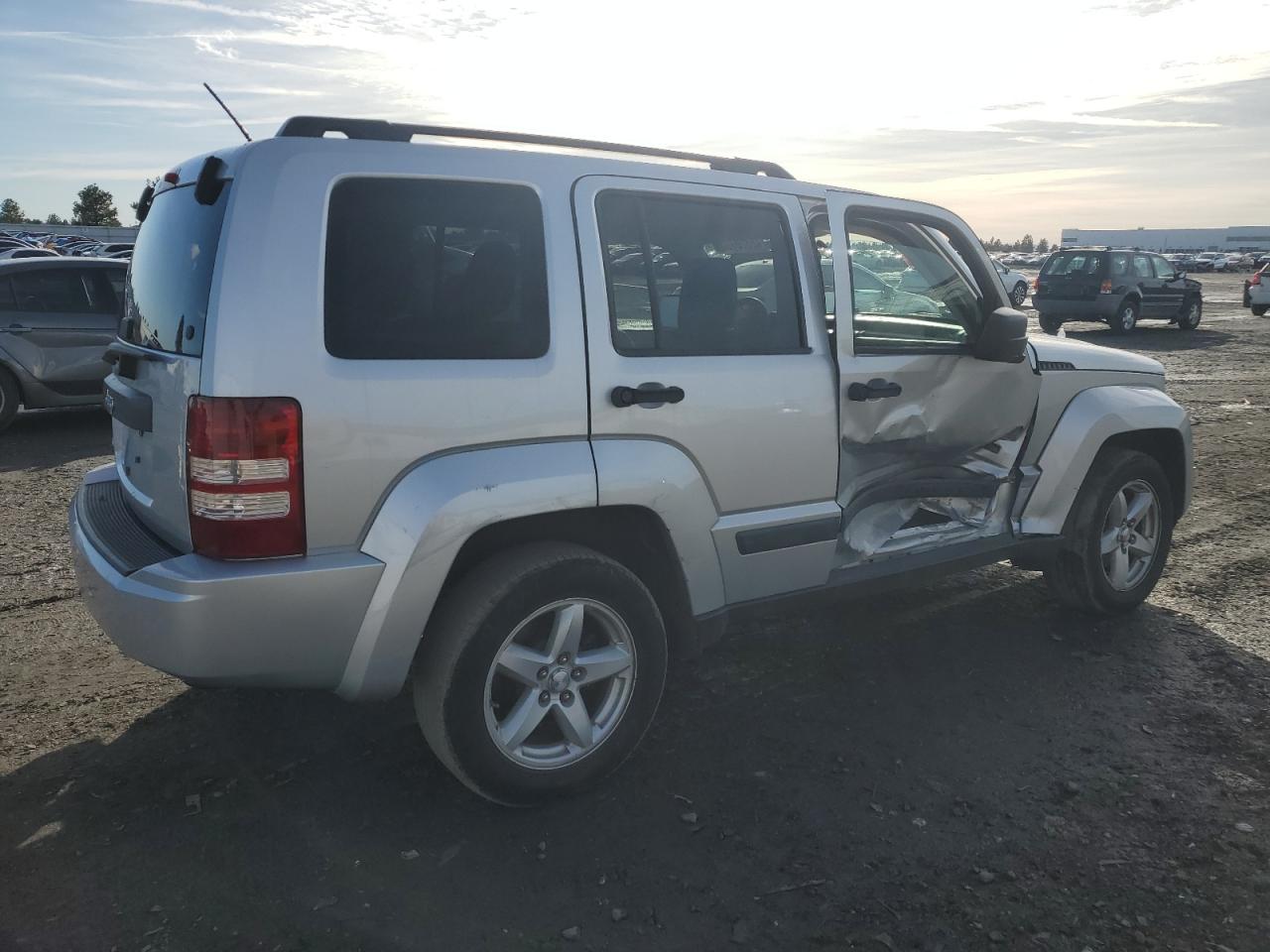 2009 Jeep Liberty (North America) - Image 3