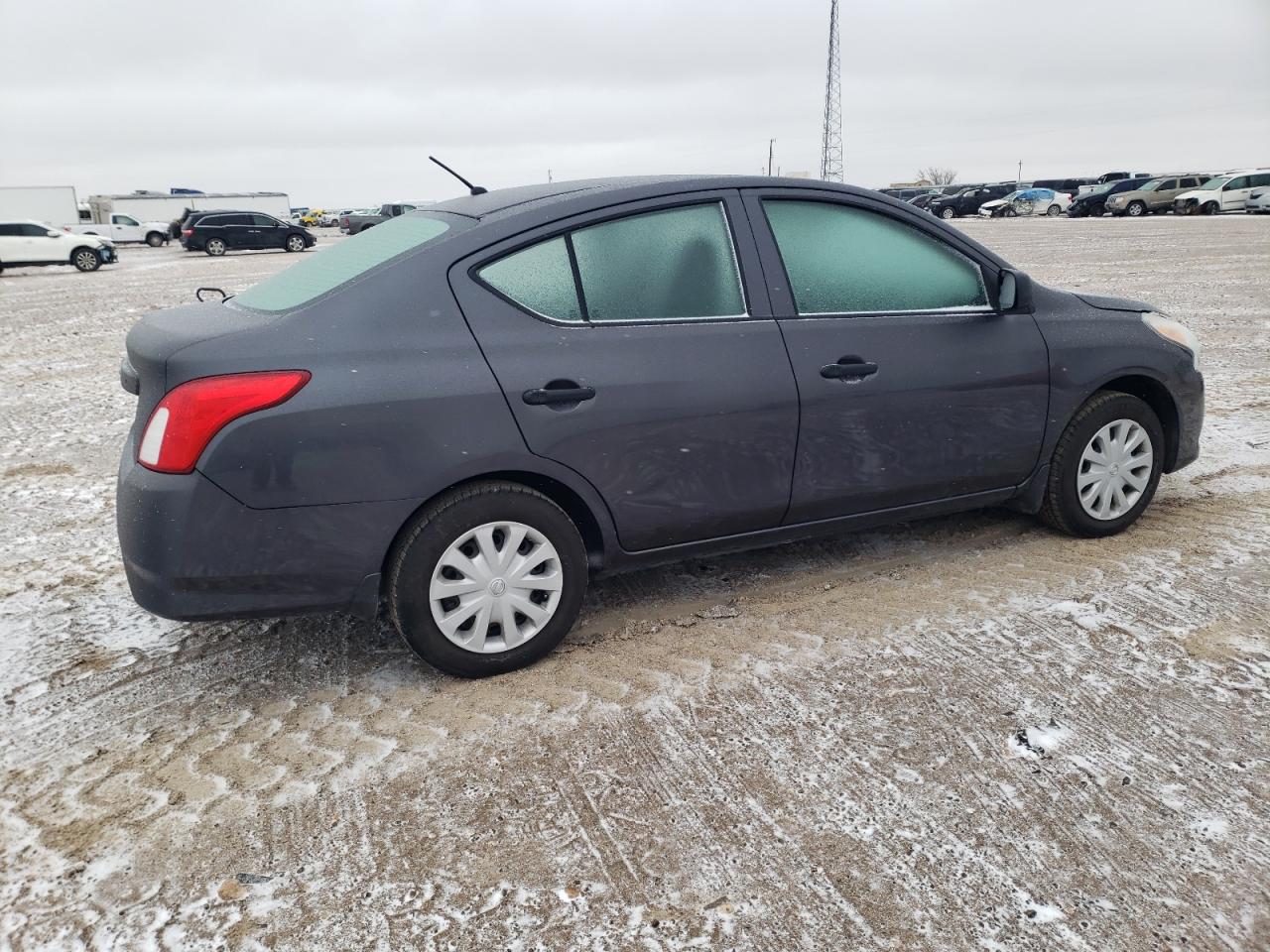 2015 Nissan Versa - Image 3