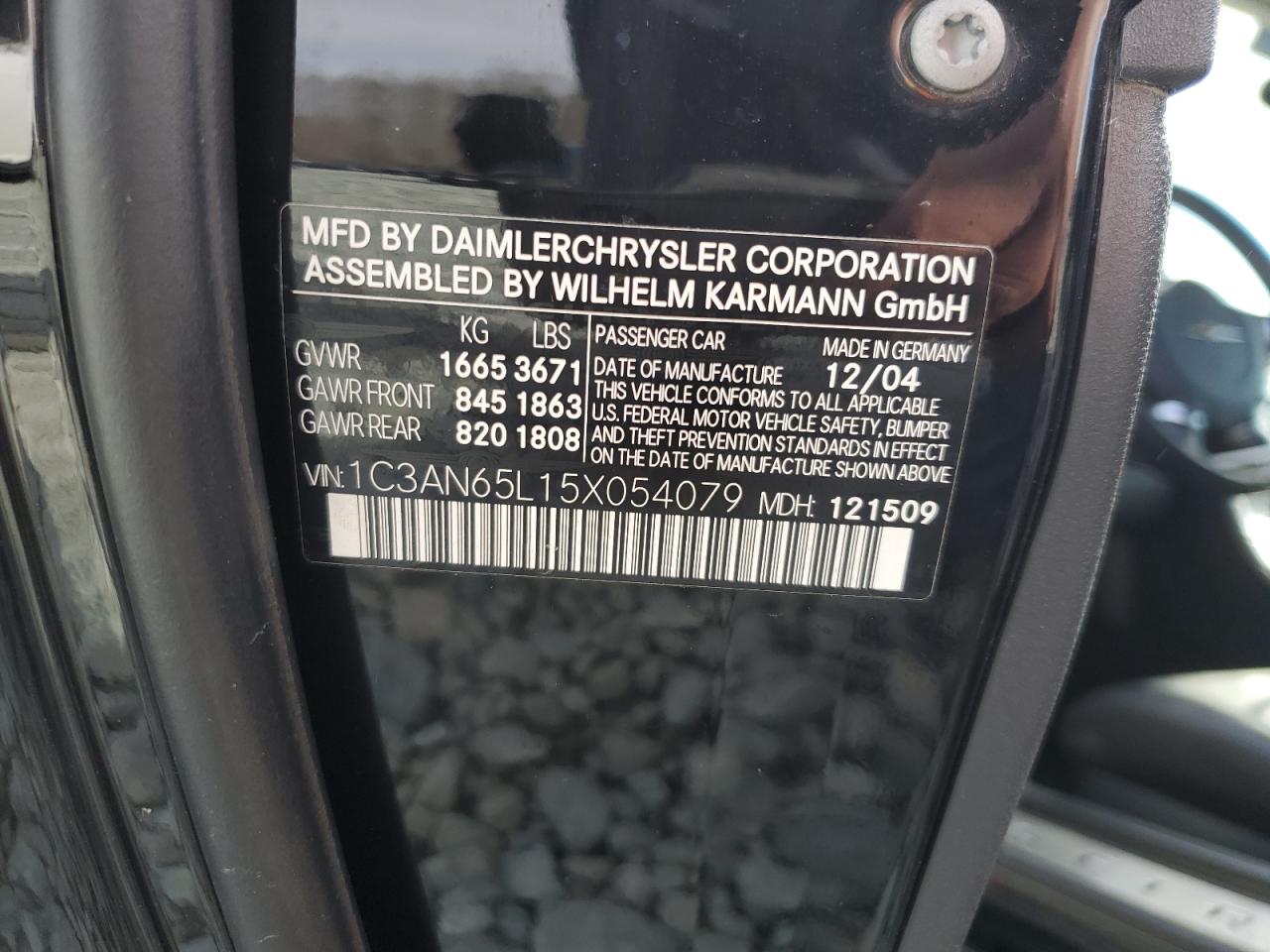 2005 Chrysler Crossfire - Image 12