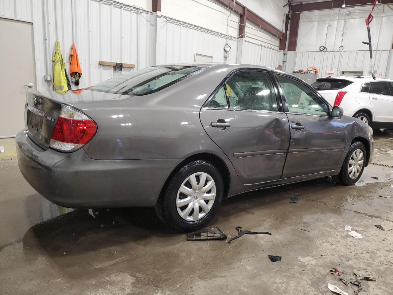 2005 Toyota Camry - Image 3