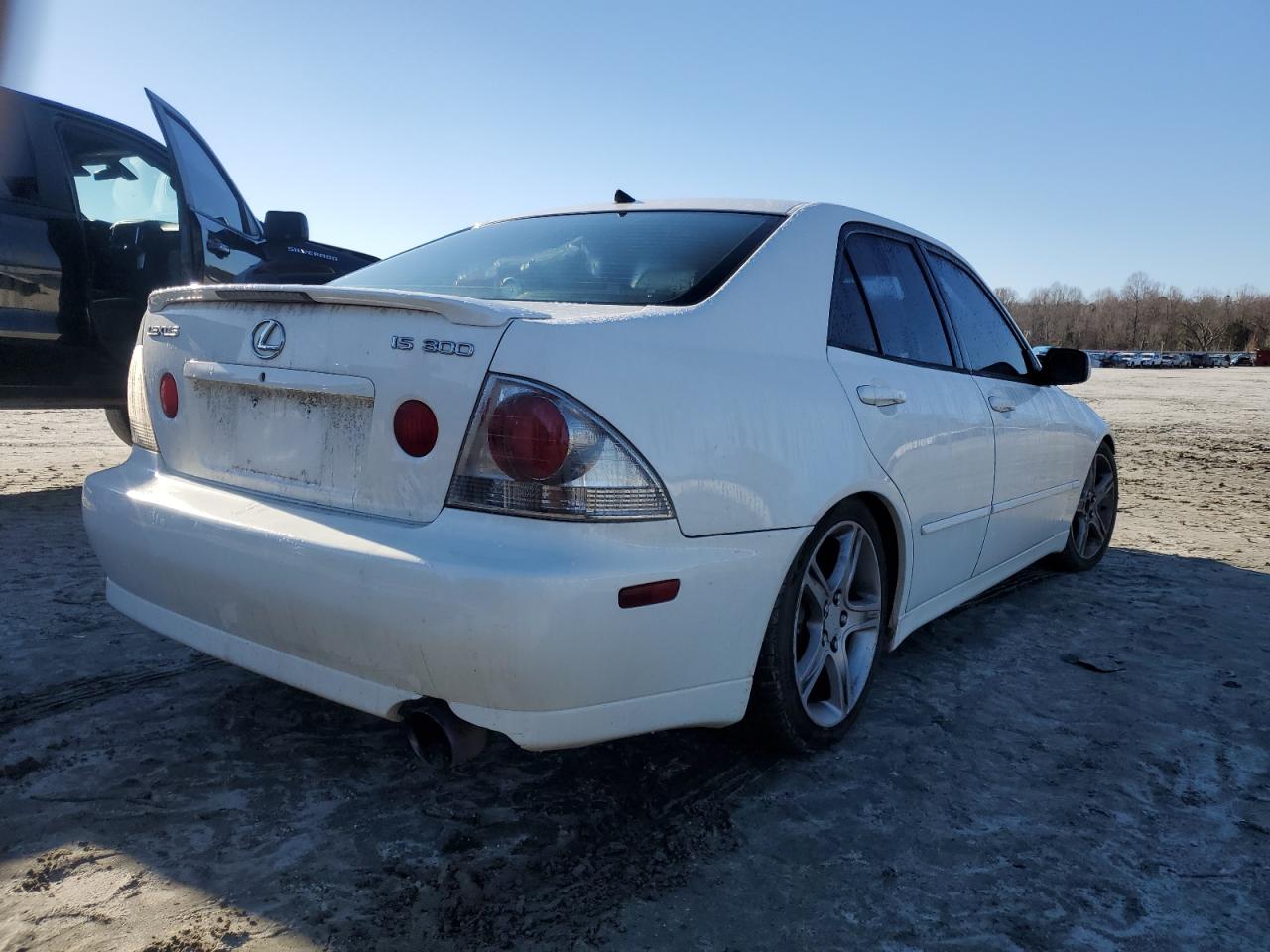 2002 Lexus IS - Image 3
