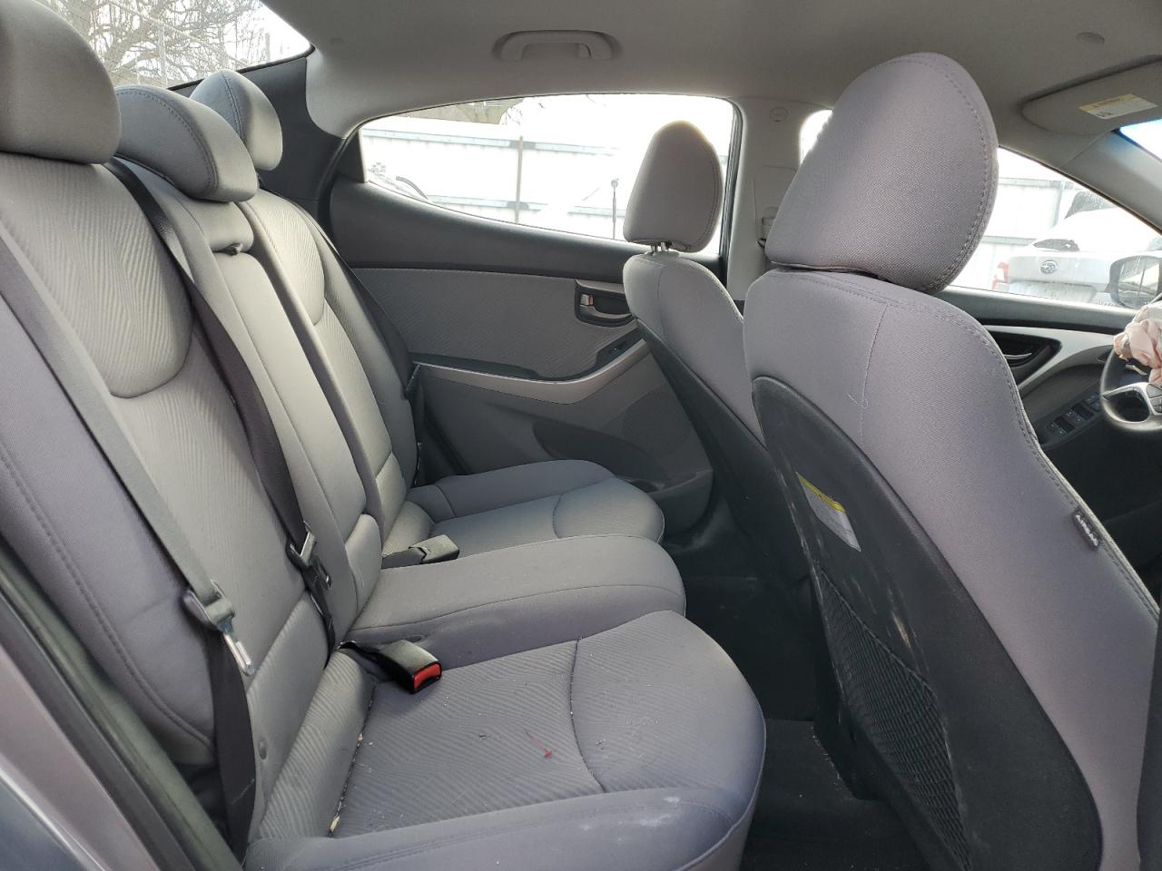 2013 Hyundai Elantra - Image 11