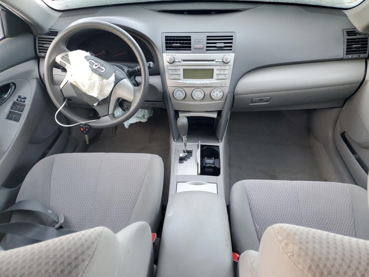 2011 Toyota Camry - Image 8