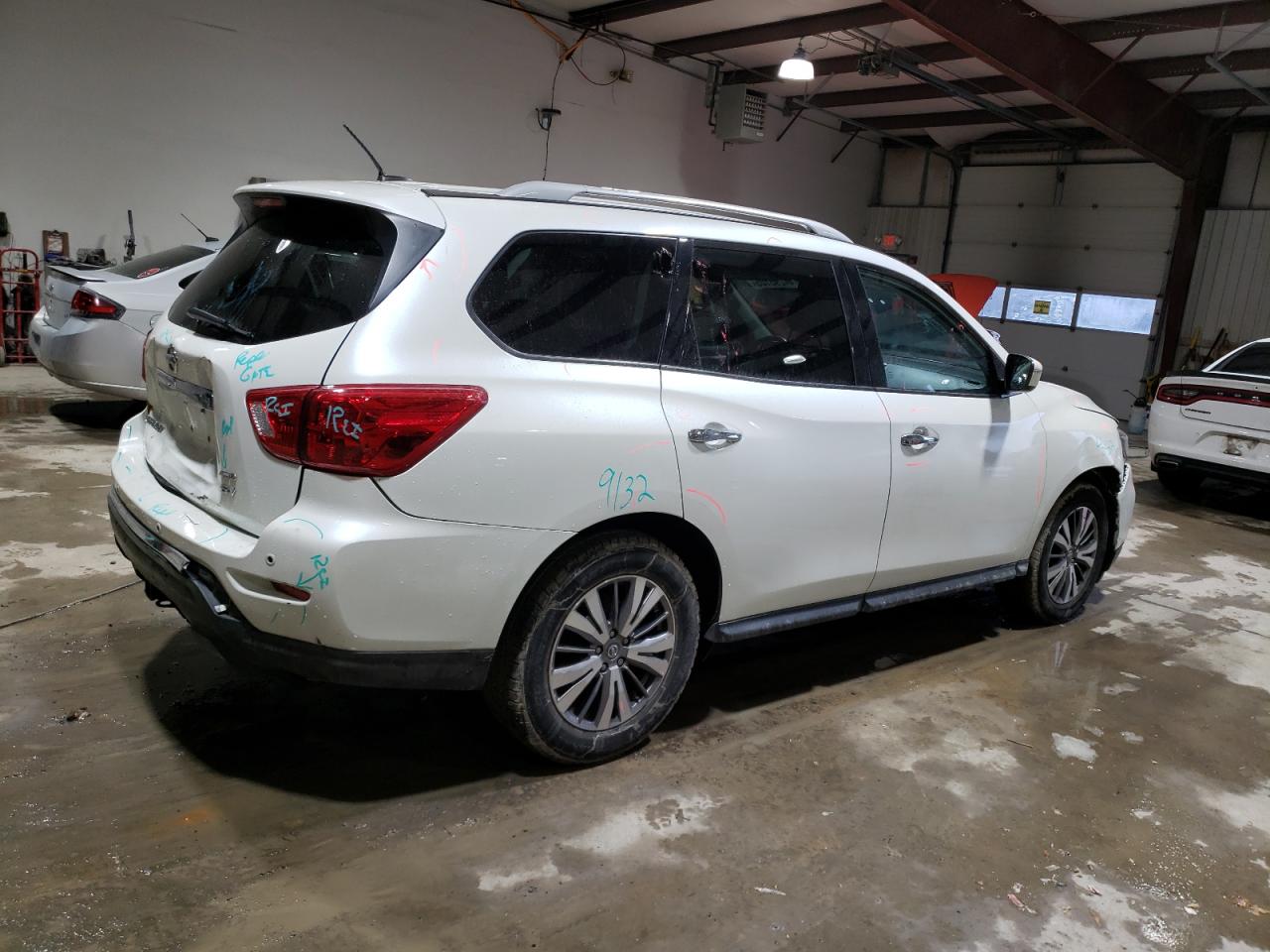 2018 Nissan Pathfinder - Image 3