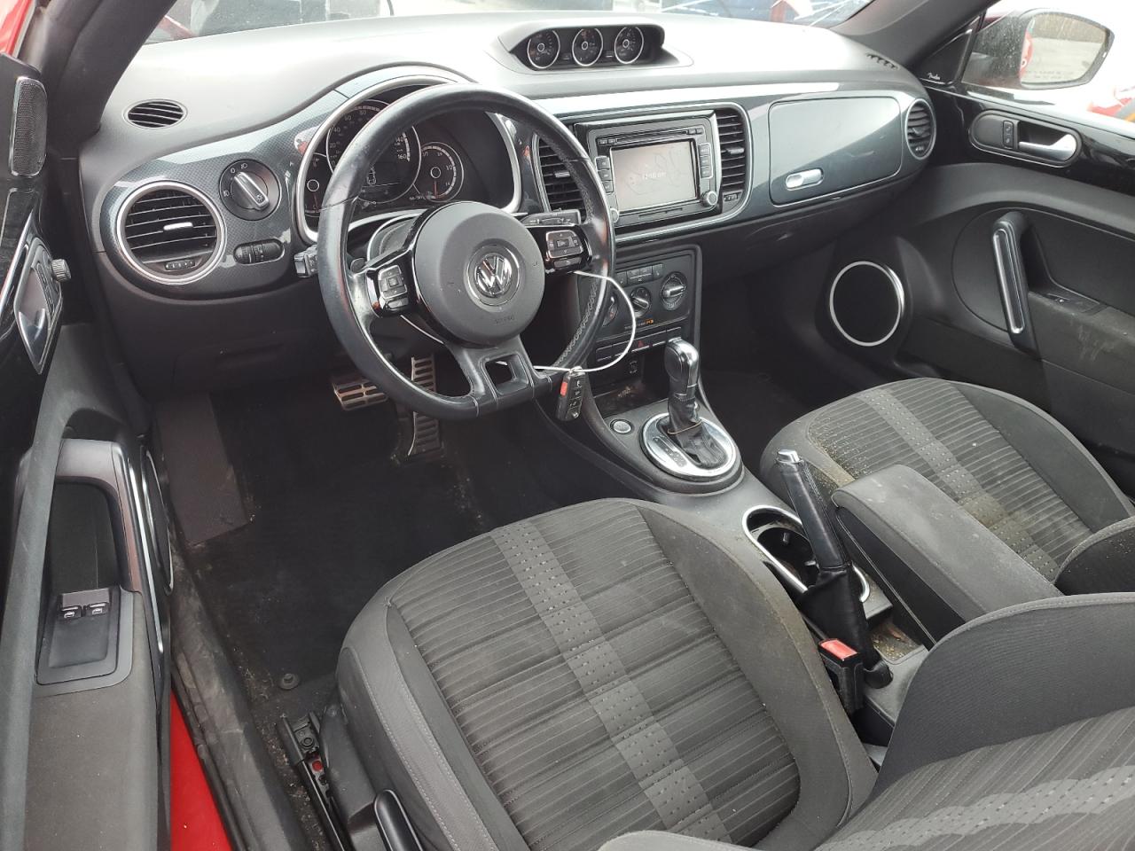 2013 Volkswagen Beetle - Image 8