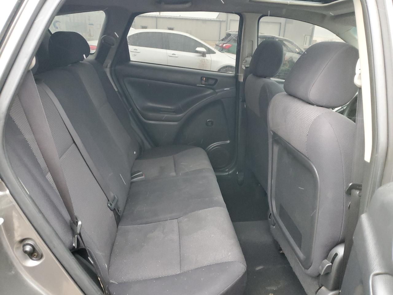 2006 Pontiac Vibe - Image 11