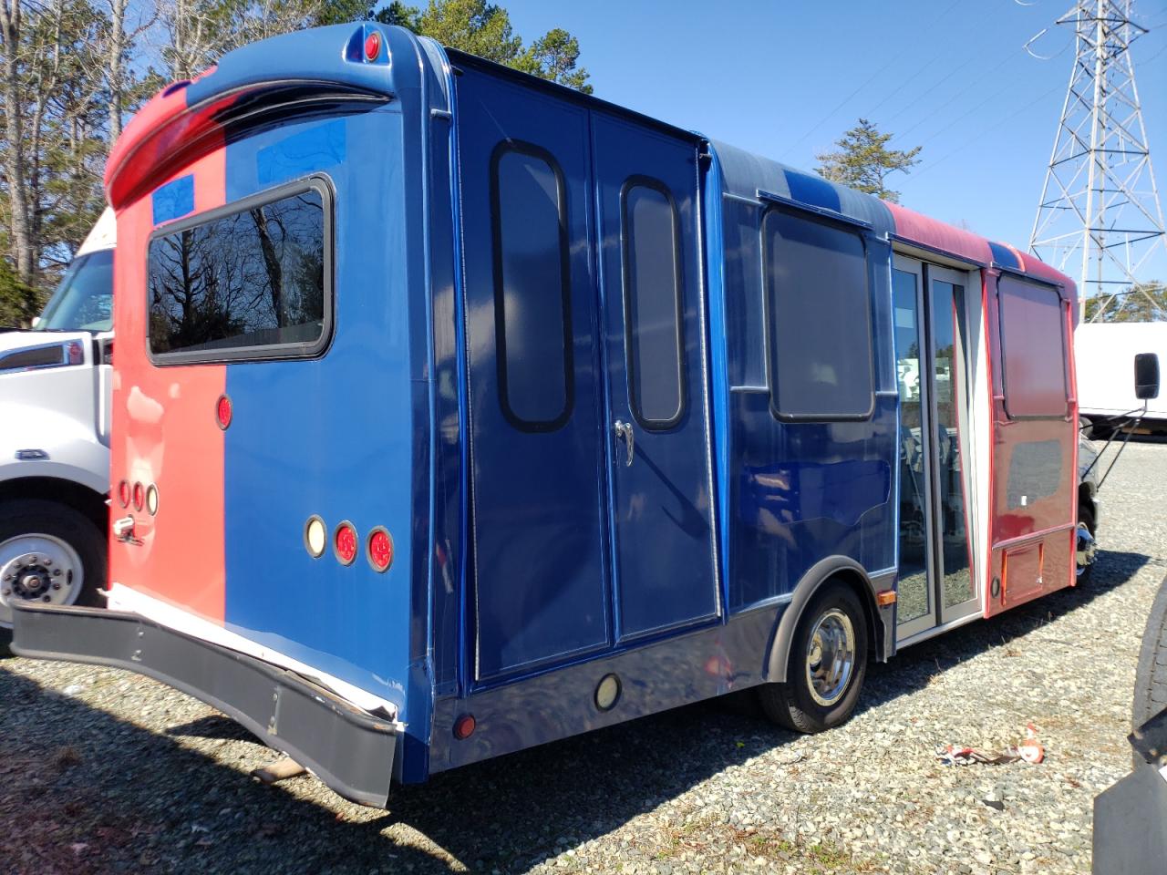 2015 Ford Econoline - Image 4