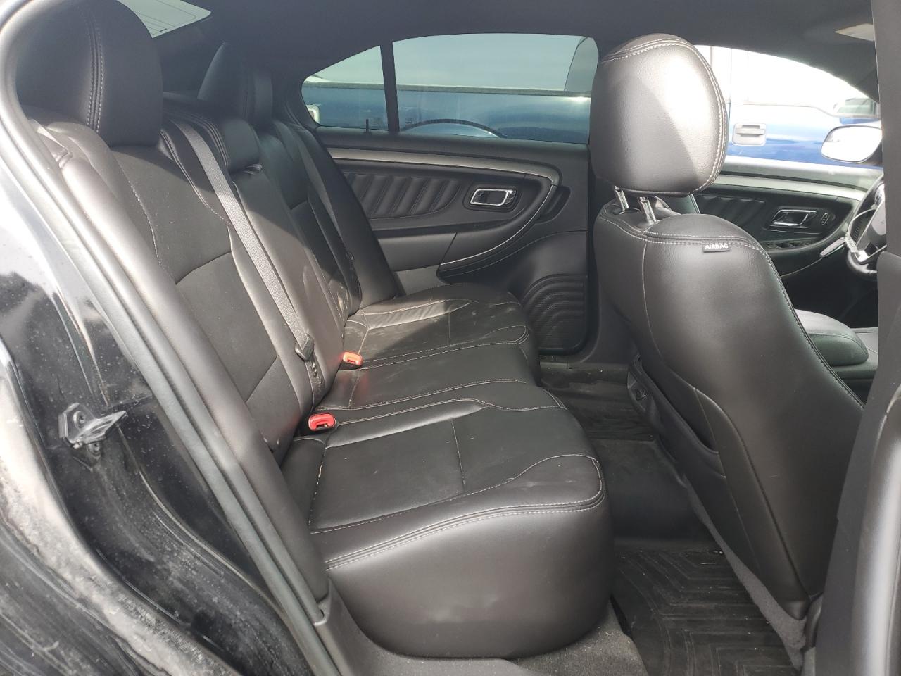 2015 Ford Taurus - Image 10