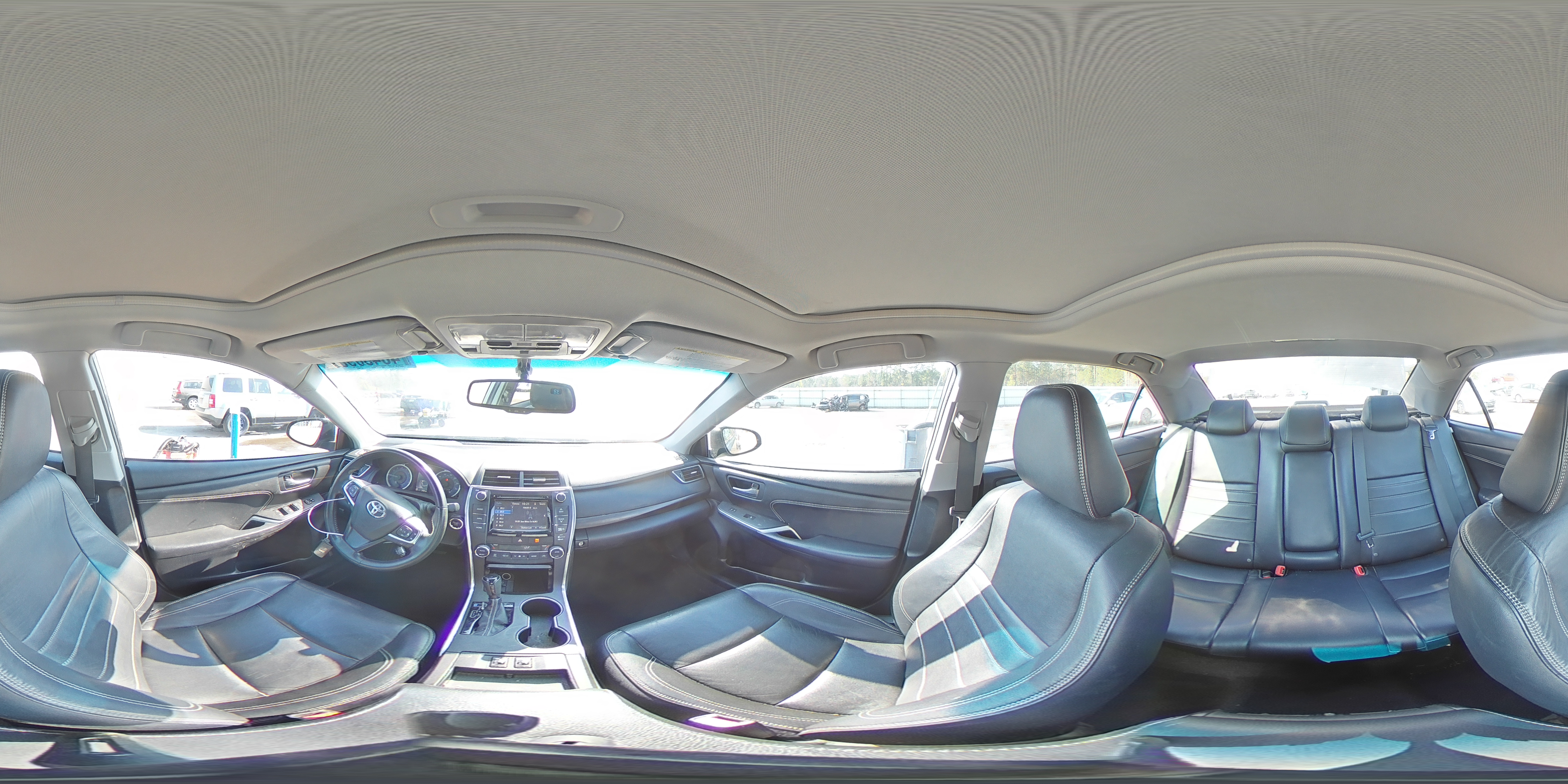 2015 Toyota Camry - Image 14
