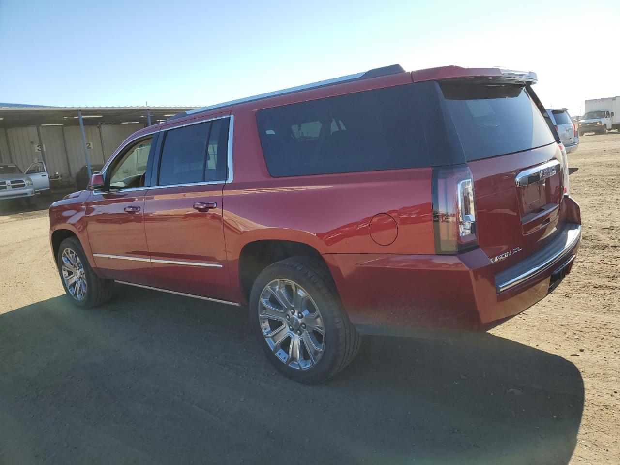 2015 GMC Yukon - Image 2