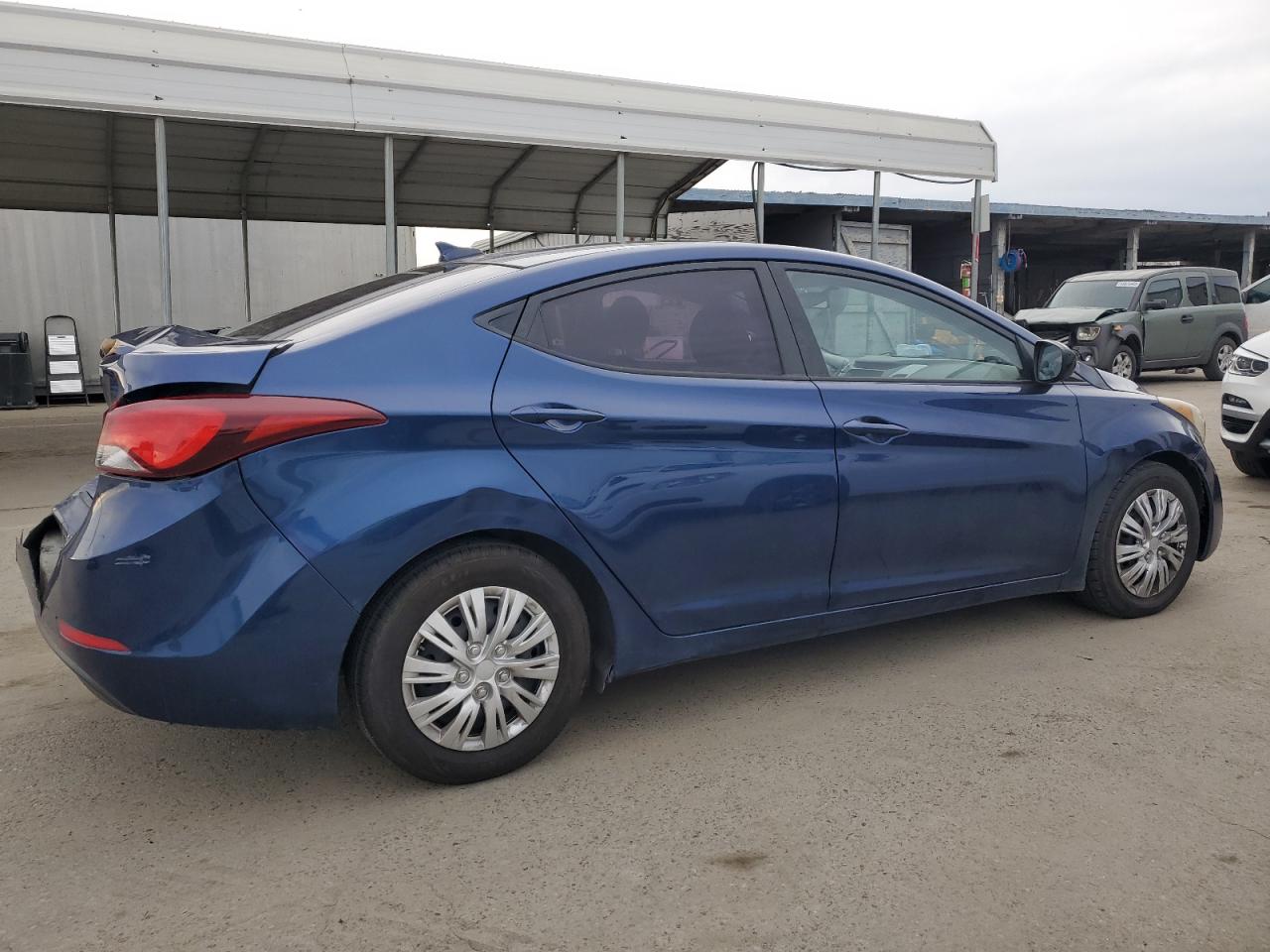 2016 Hyundai Elantra - Image 3