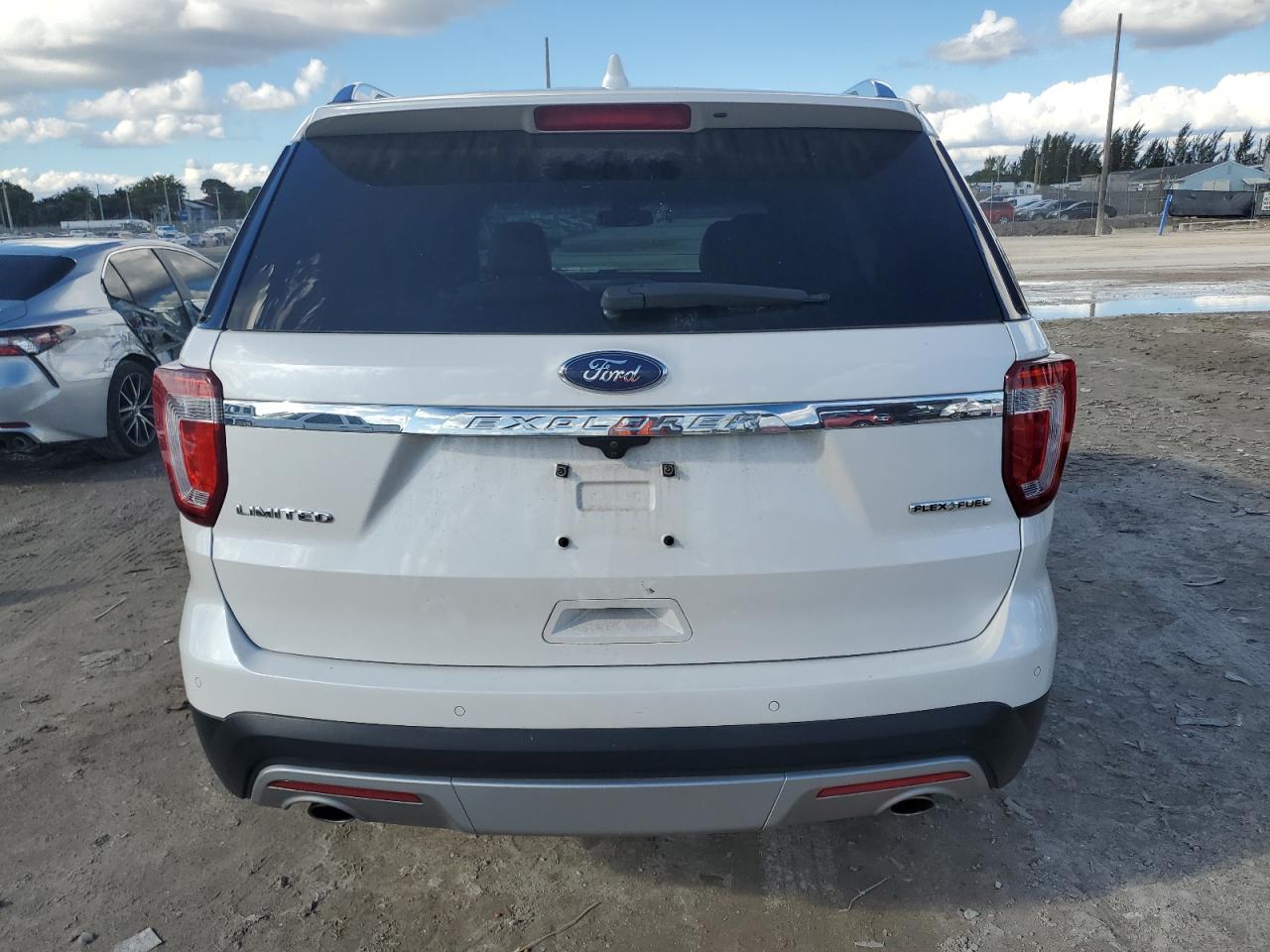 2016 Ford Explorer - Image 6