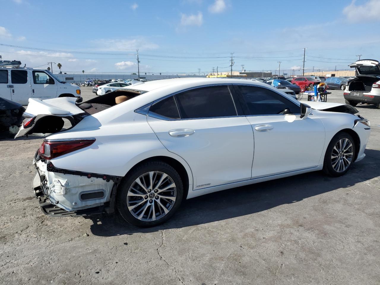 2019 Lexus ES - Image 3