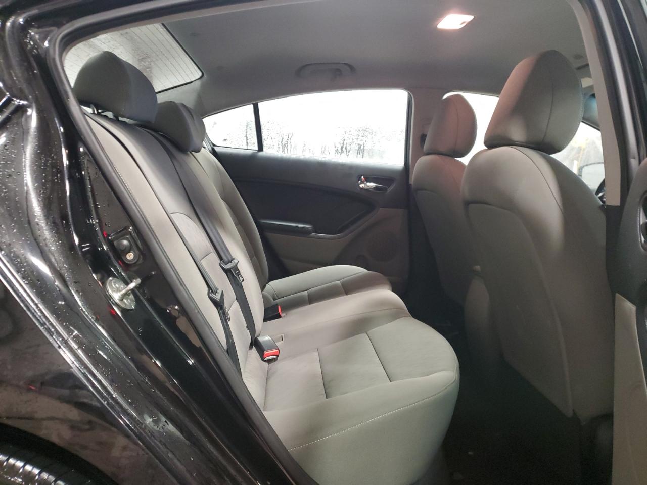 2015 Kia Forte - Image 10