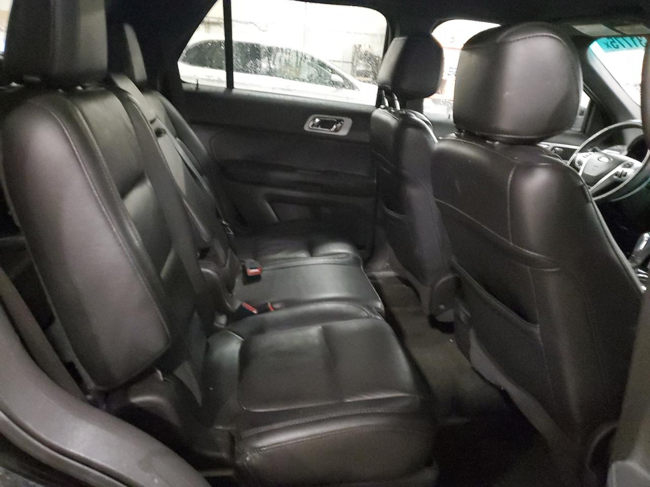 2015 Ford Explorer - Image 11