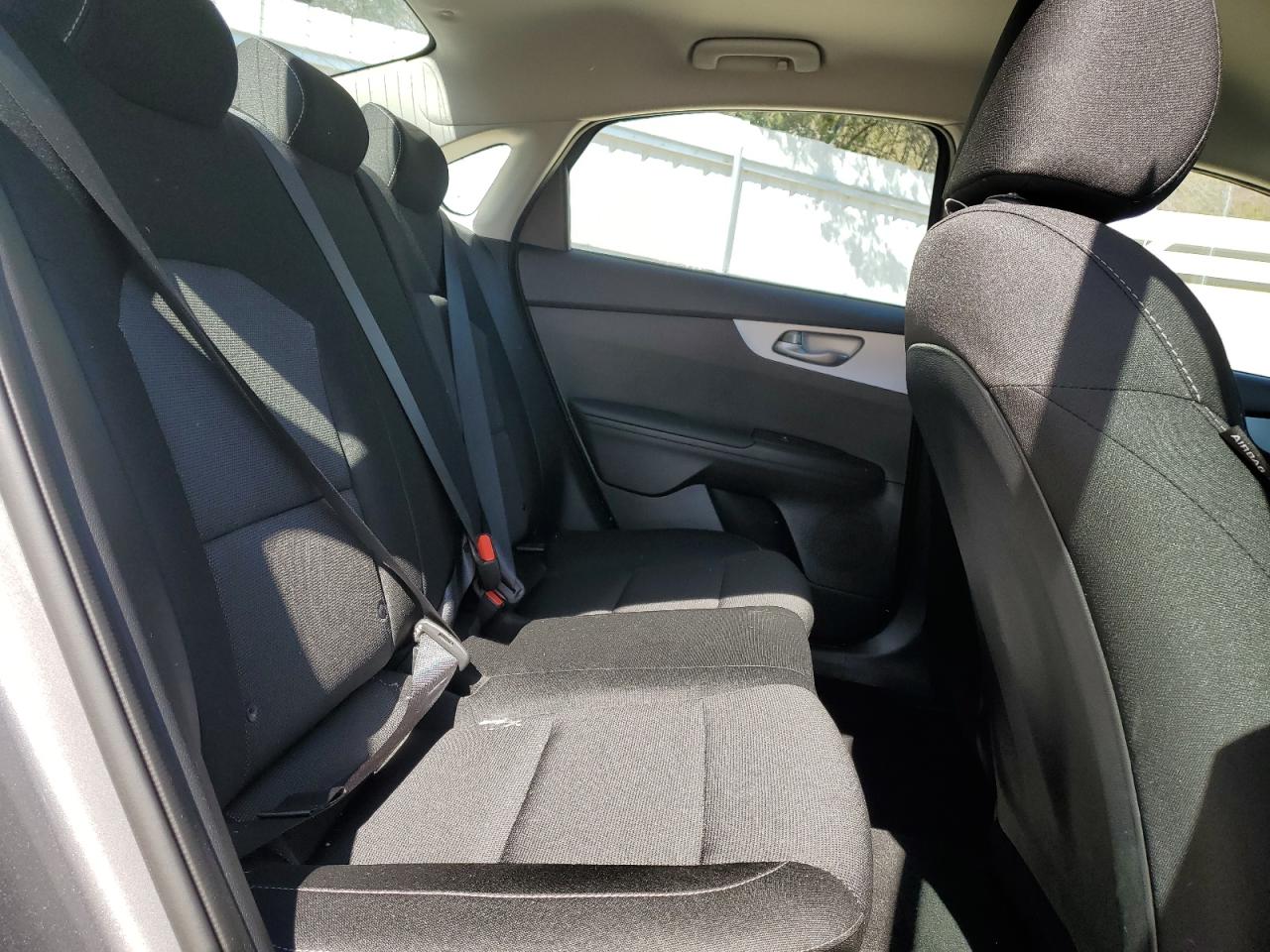 2024 Kia Forte - Image 10