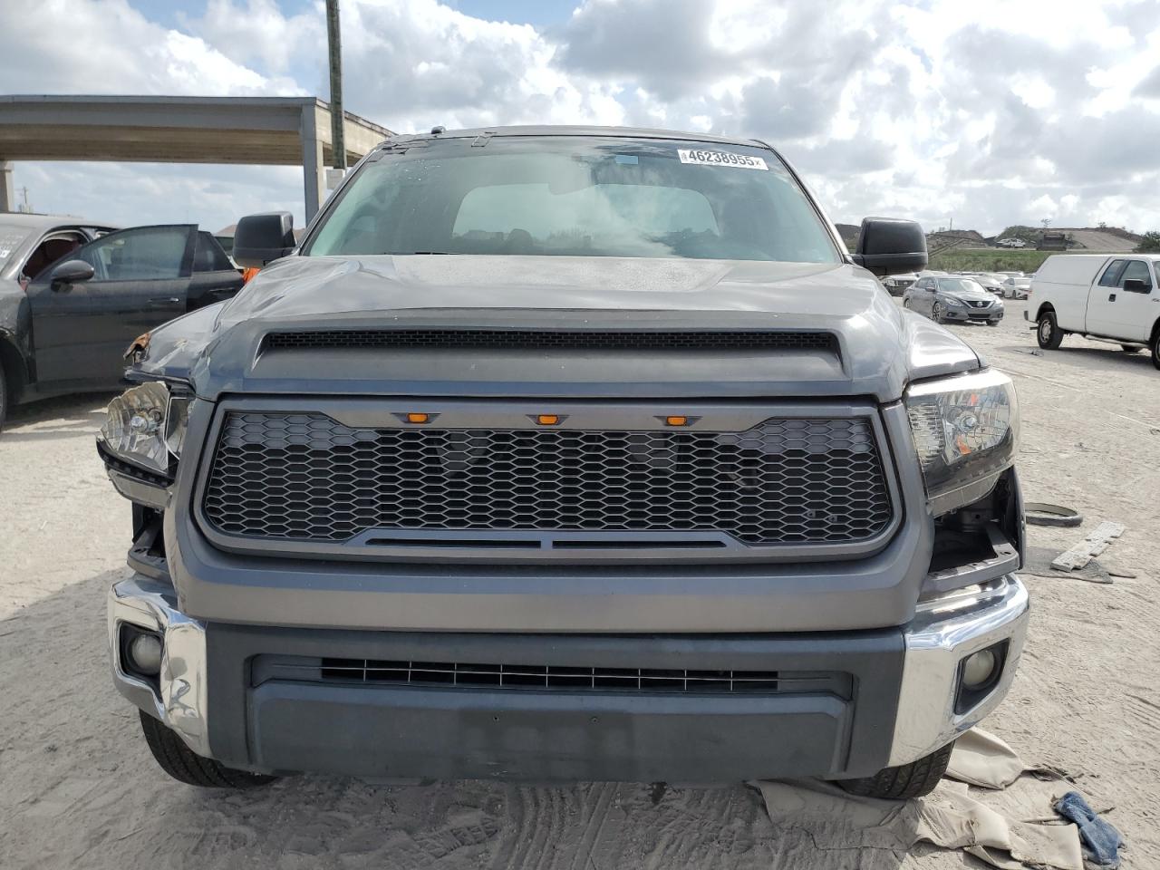 2014 Toyota Tundra - Image 5