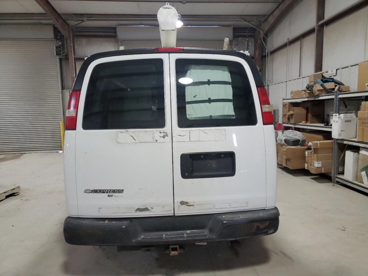 2012 Chevrolet Express - Image 6