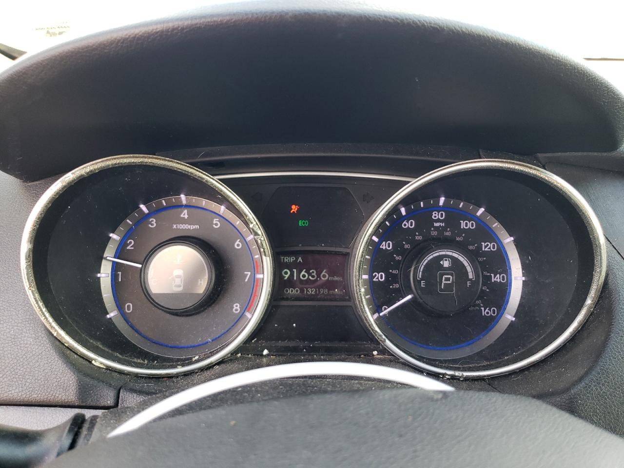 2011 Hyundai Sonata - Image 9