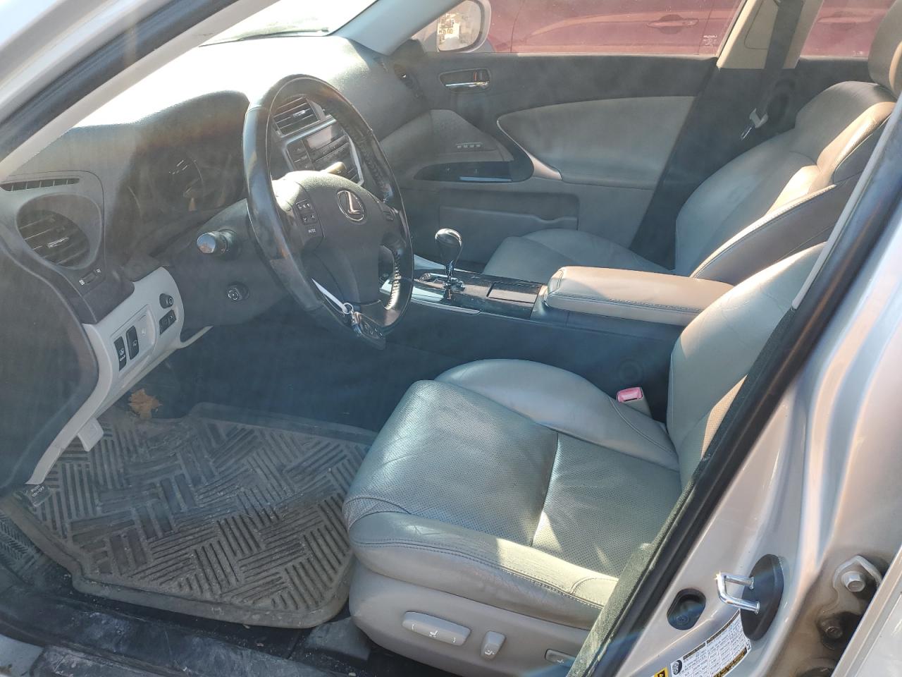 2006 Lexus IS - Image 7
