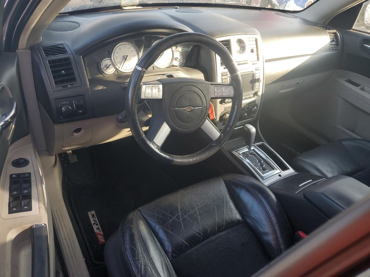 2006 Chrysler 300 - Image 8