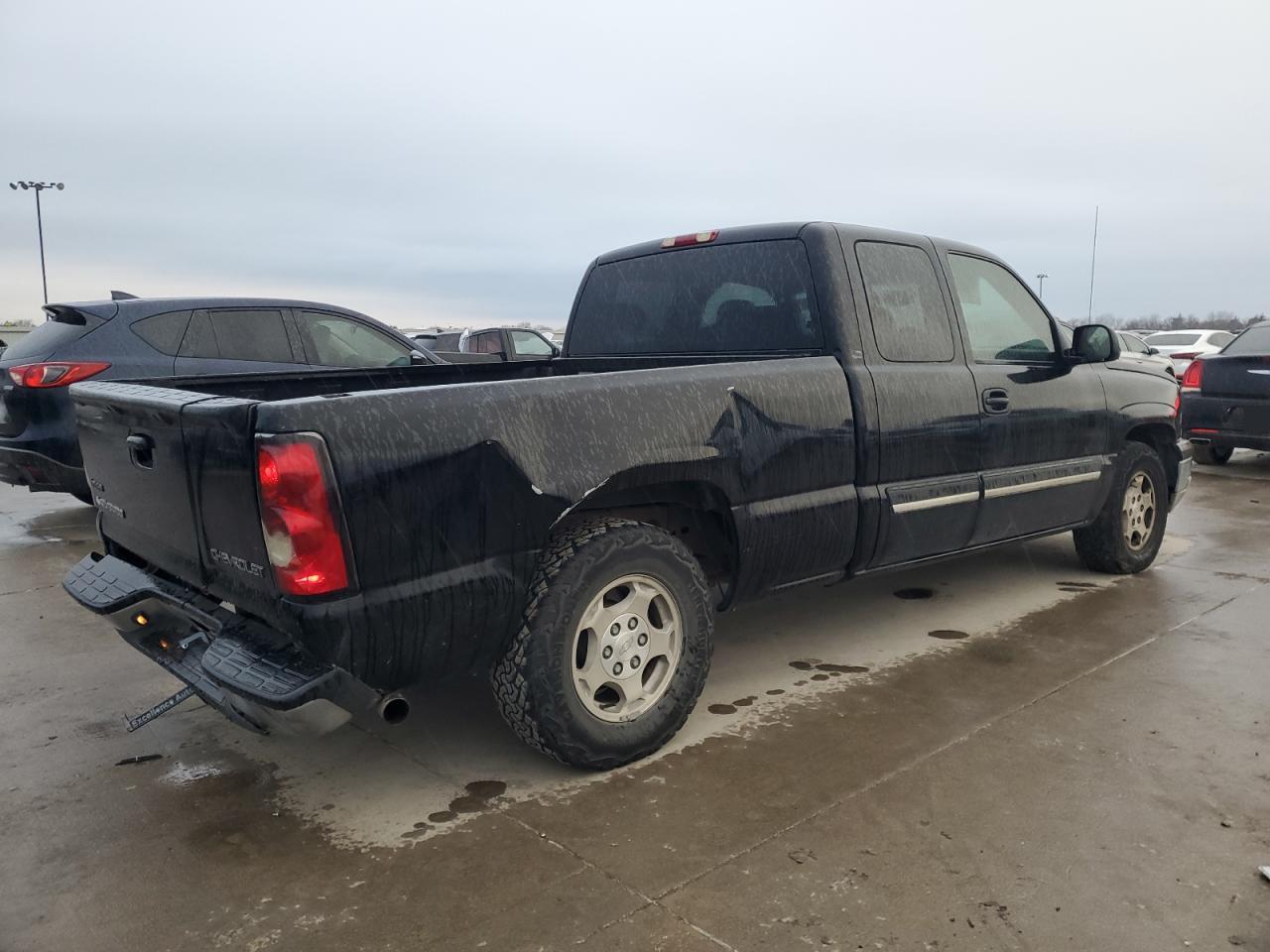 2004 Chevrolet Silverado - Image 3