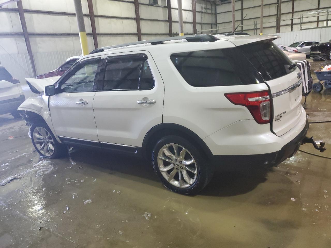 2015 Ford Explorer - Image 2