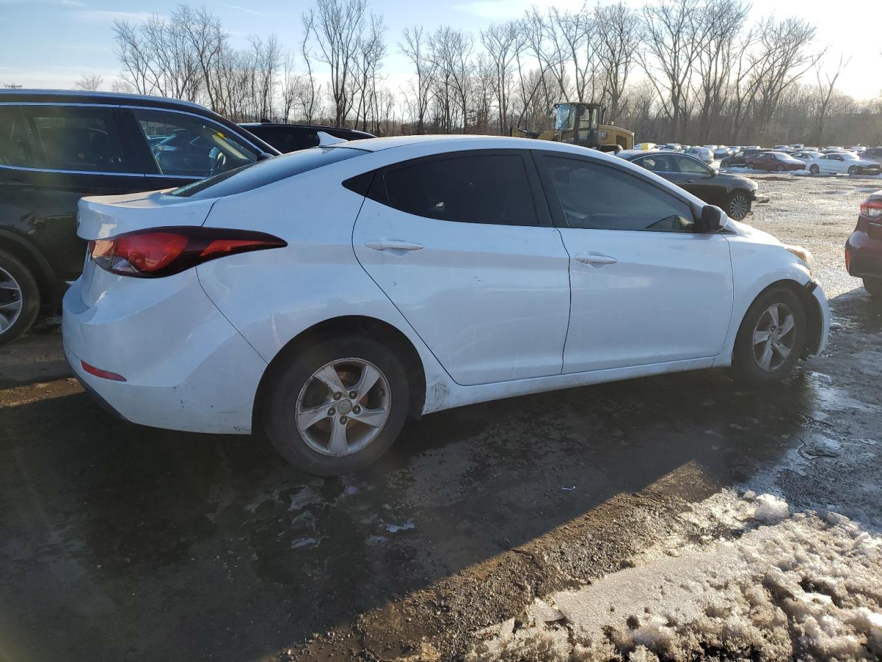 2015 Hyundai Elantra - Image 3