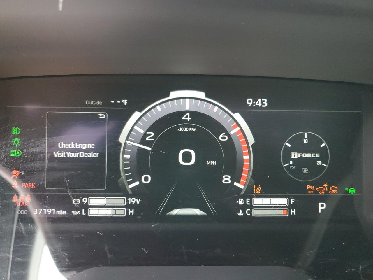 2022 Toyota Tundra - Image 9