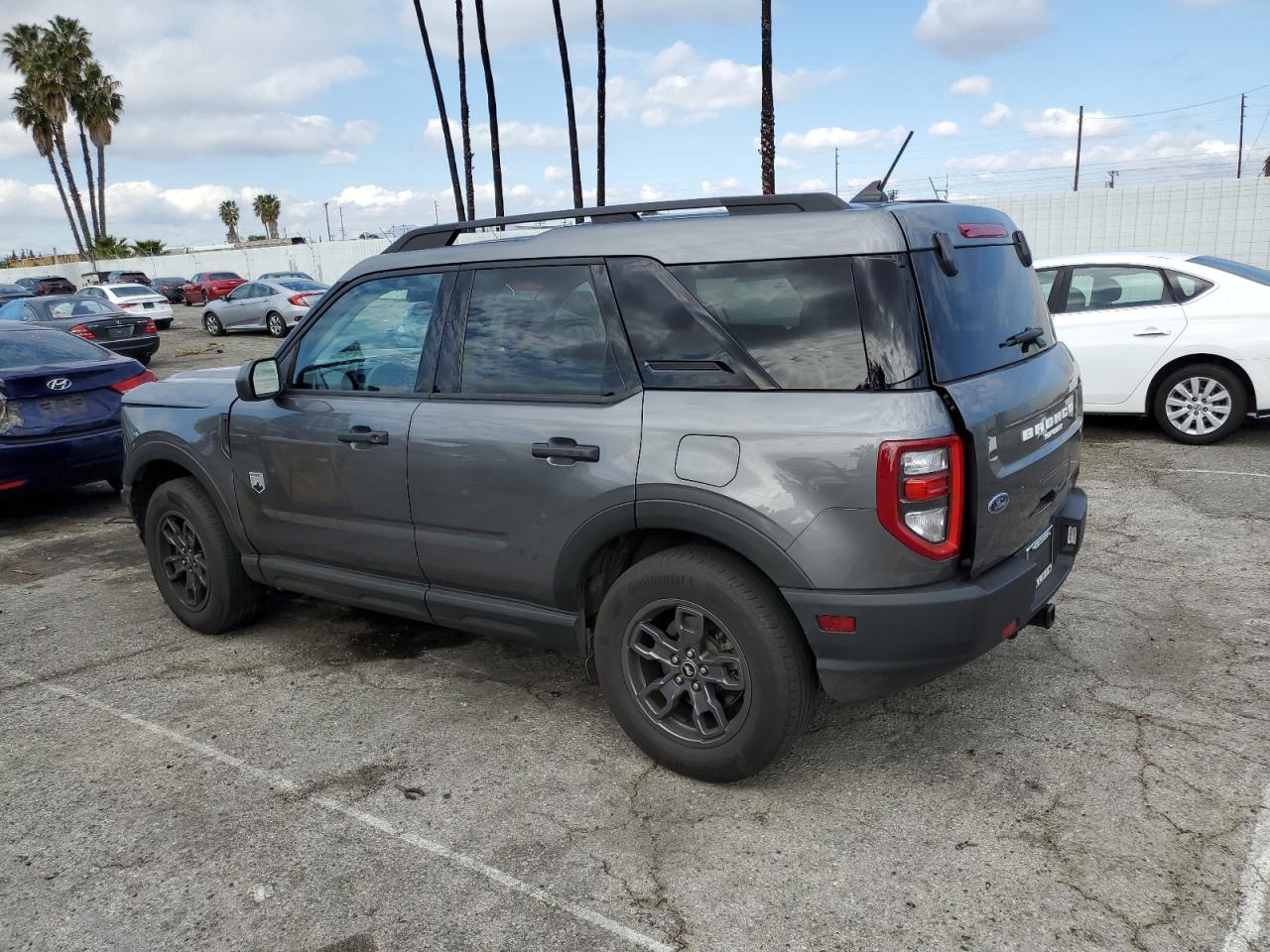 2022 Ford Bronco - Image 2