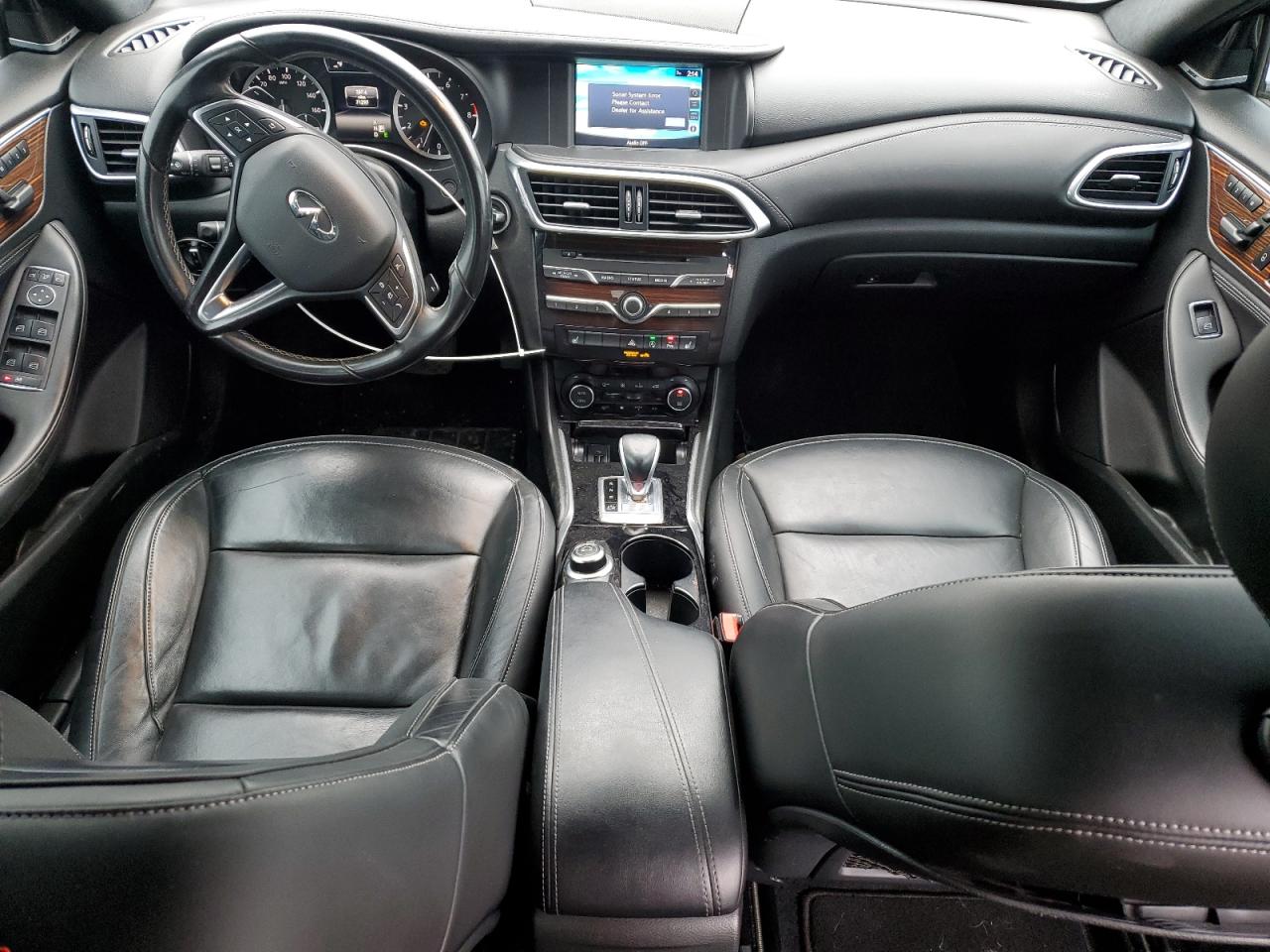 2017 Infiniti QX30 - Image 8