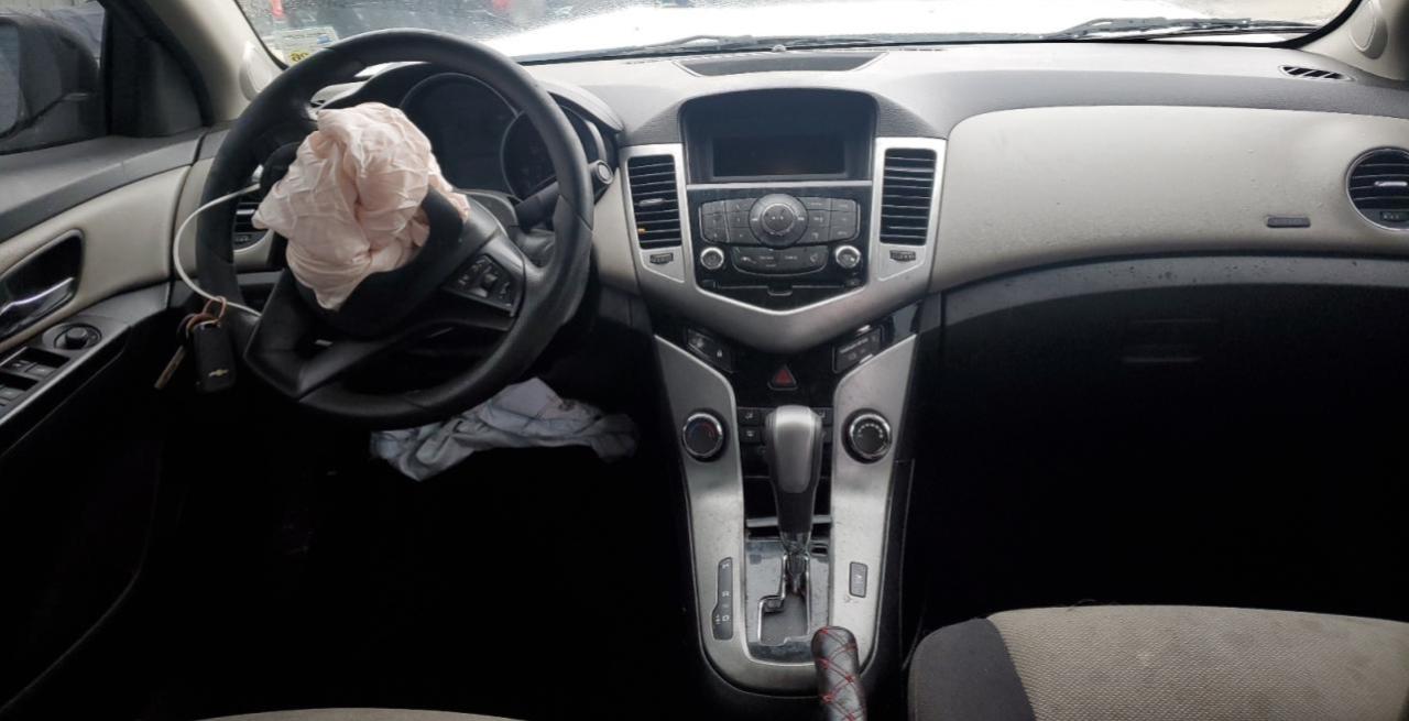 2013 Chevrolet Cruze - Image 8