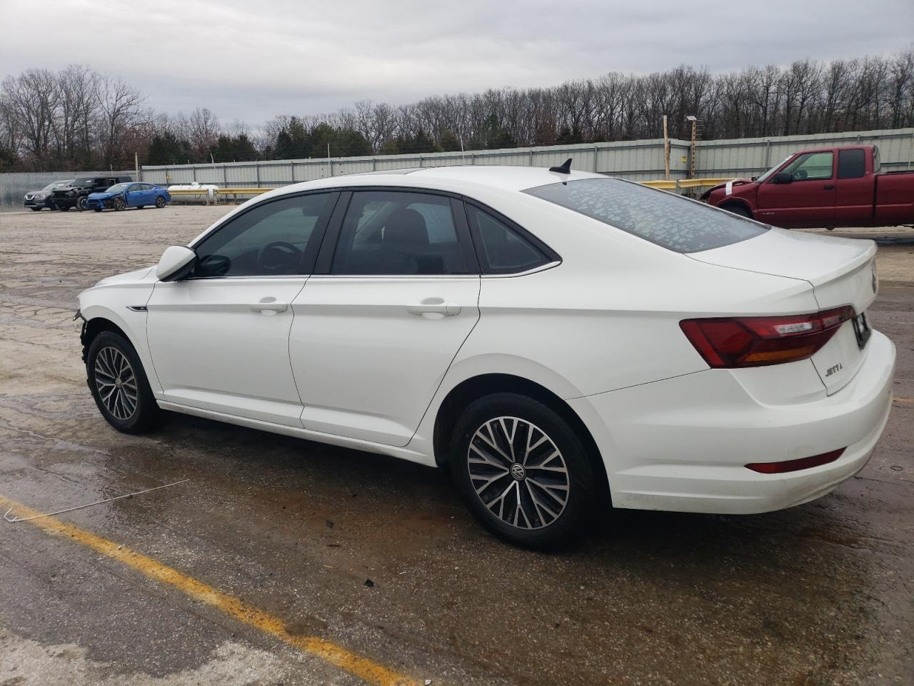 2019 Volkswagen Jetta - Image 2