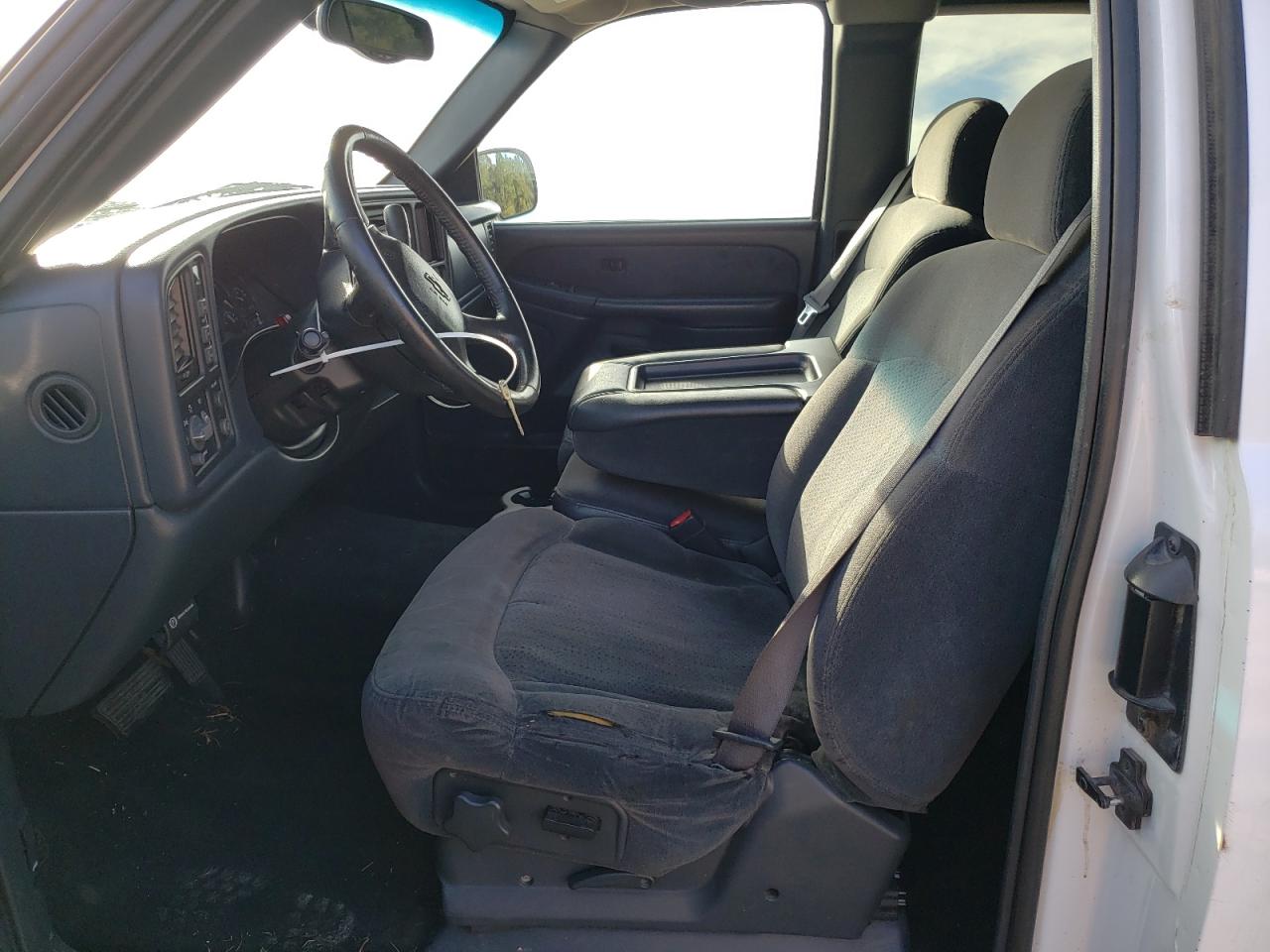 2002 Chevrolet Silverado K2500 Heavy Duty VIN: 1GCHK29U02E232862 Lot: 61401015