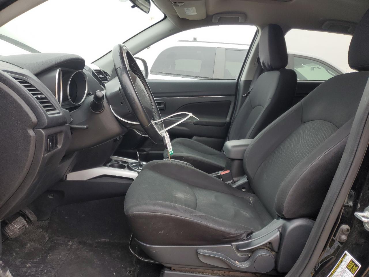 2014 Mitsubishi Outlander - Image 7